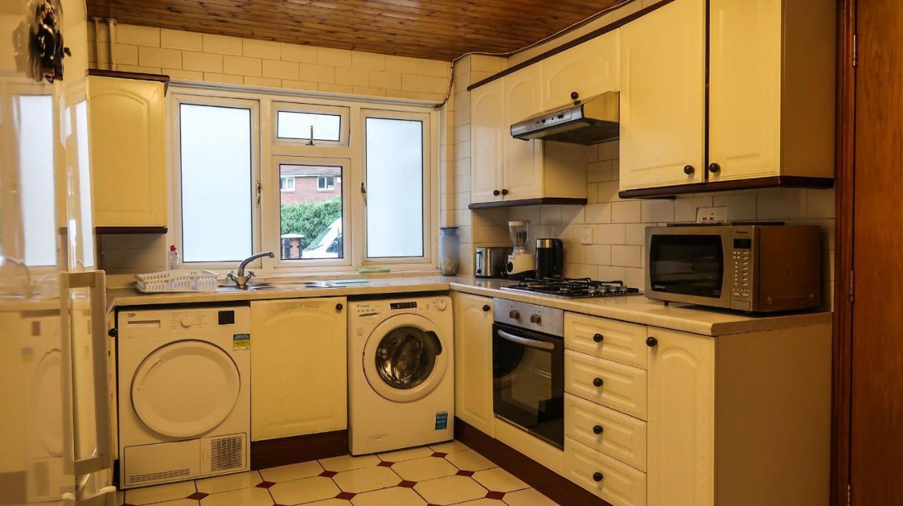 Cozy Double Room - Only Room Лондон Екстер'єр фото